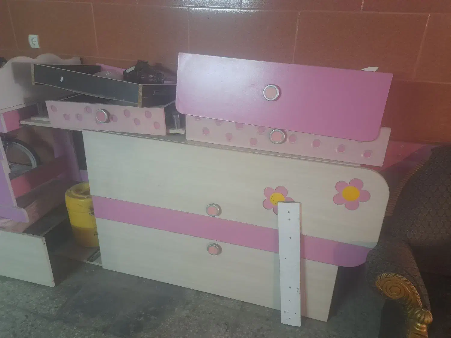 تختخواب ودرایور و کمد بچه|اسباب و اثاث بچه|یزد, |دیوار