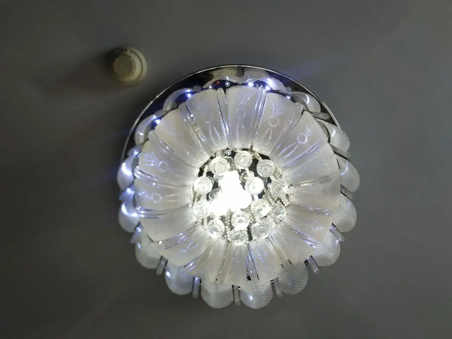 لوستر سقفی 3 حالته کنترلی سایز بزرگ|لوستر و چراغ آویز|اصفهان, کوی میلاد|دیوار