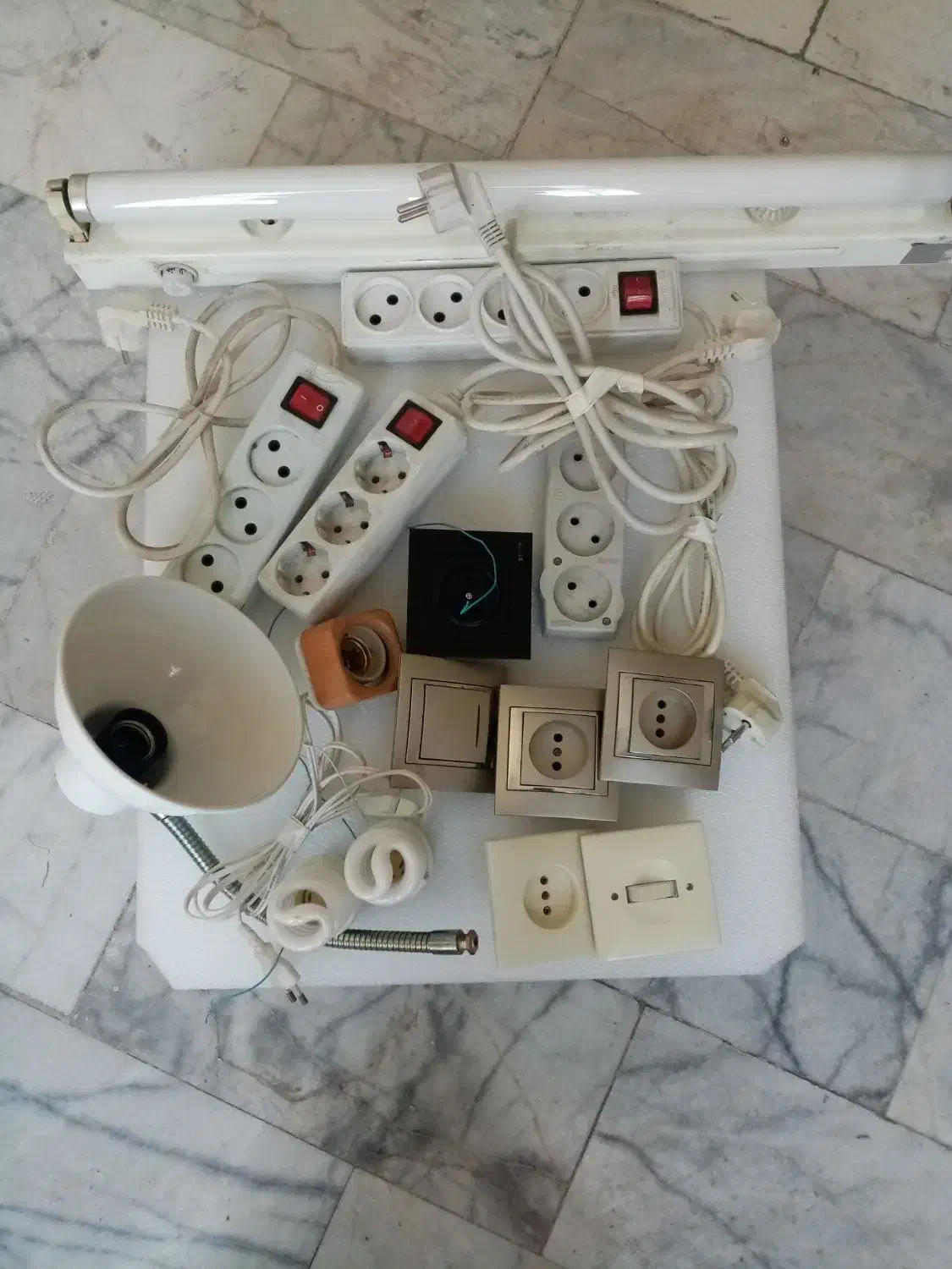 کلید پریز وسه راهی ولوازم برقی|سایر لوازم برقی|شهریار, شهریار|دیوار