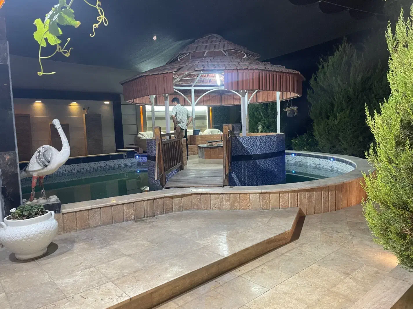 اجاره ویلا و باغ و سالن جشن دورهمی تولد|اجارهٔ کوتاهمدت ویلا و باغ|اصفهان, سرشبادران|دیوار