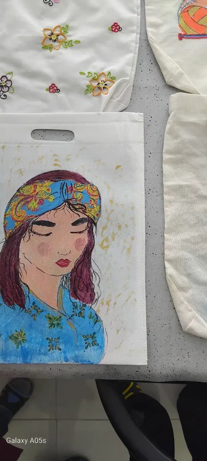 کیسه دست دوز|کیف، کفش، کمربند|بسطام, |دیوار