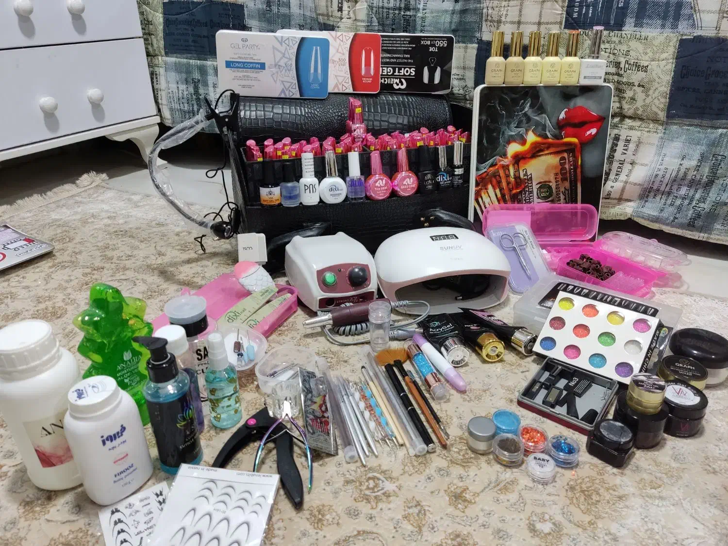 لوازم کاشت ناخن|خدمات آرایشگری و زیبایی|چالوس, |دیوار