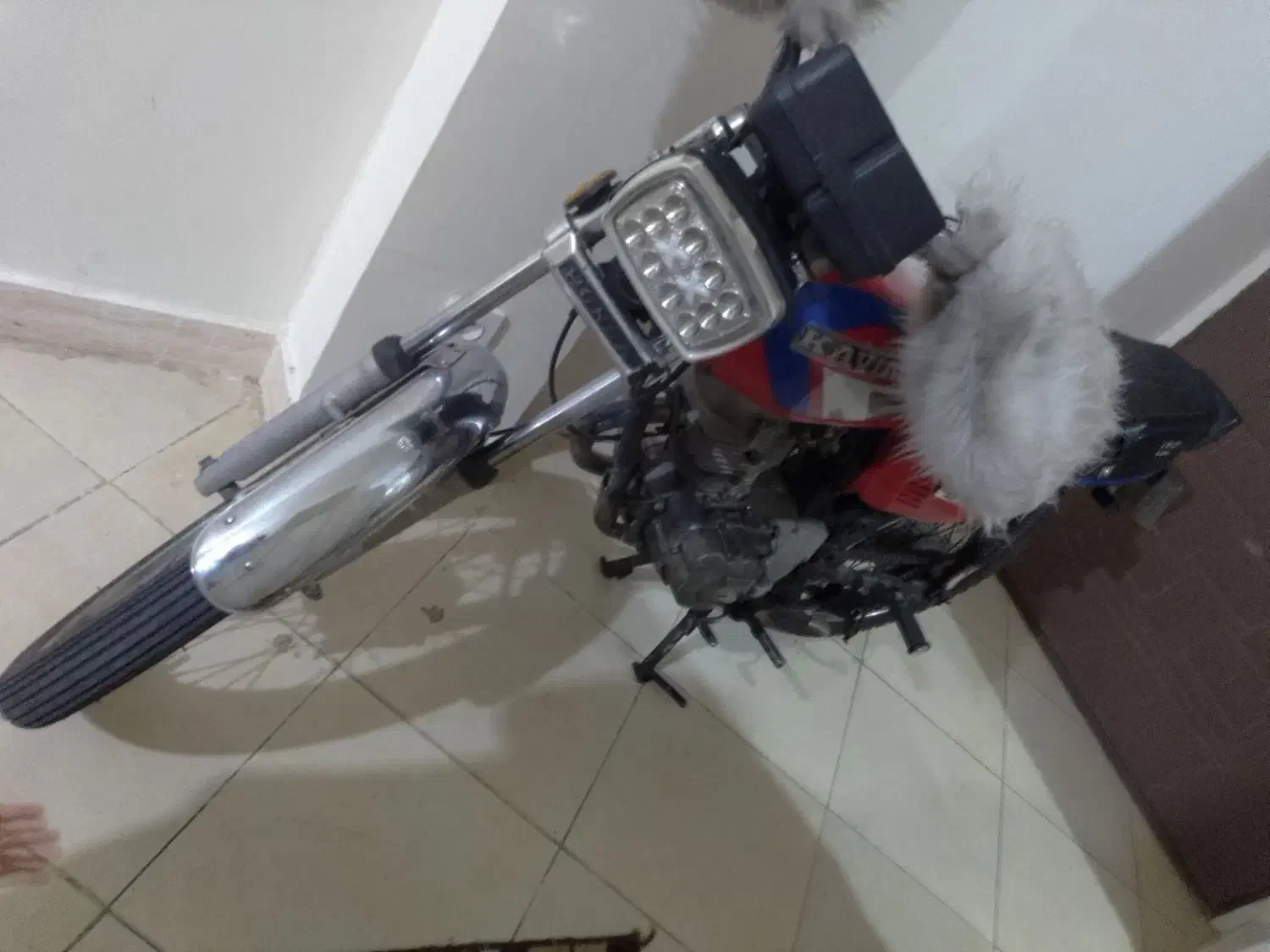 موتور 125|موتورسیکلت|پرند, فاز ۳|دیوار