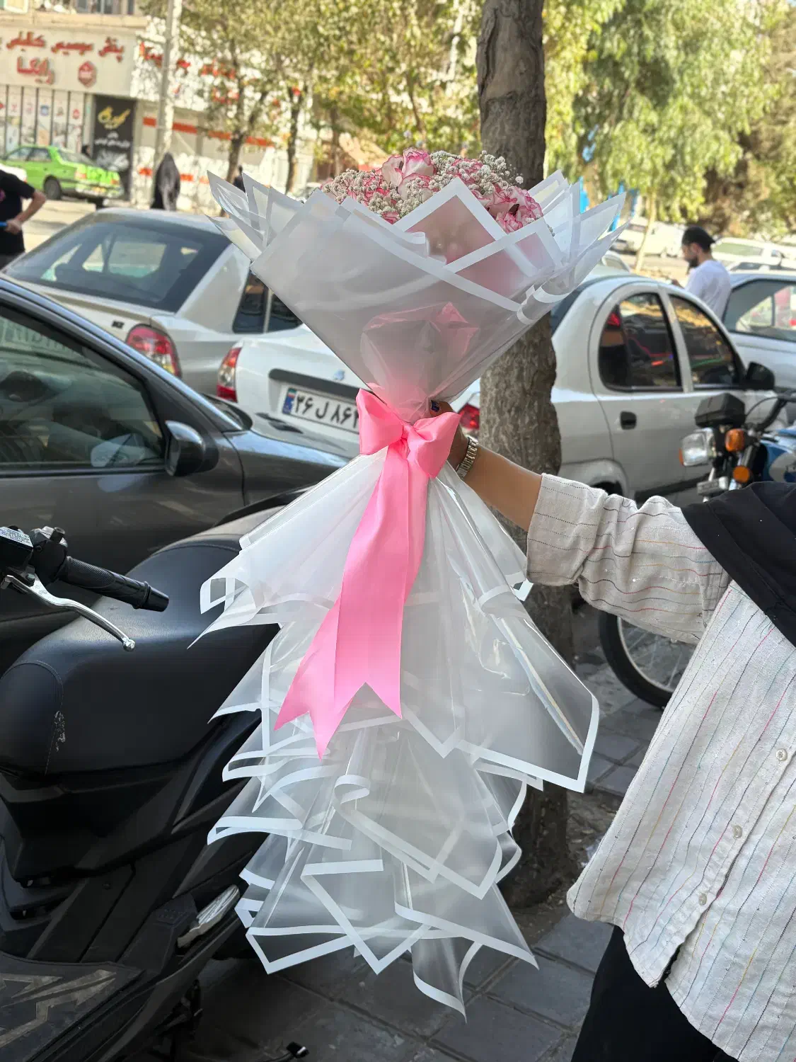 دسته گل و باکس هدیه‌روز‌مادر|گل مصنوعی|تهران, مشیریه|دیوار