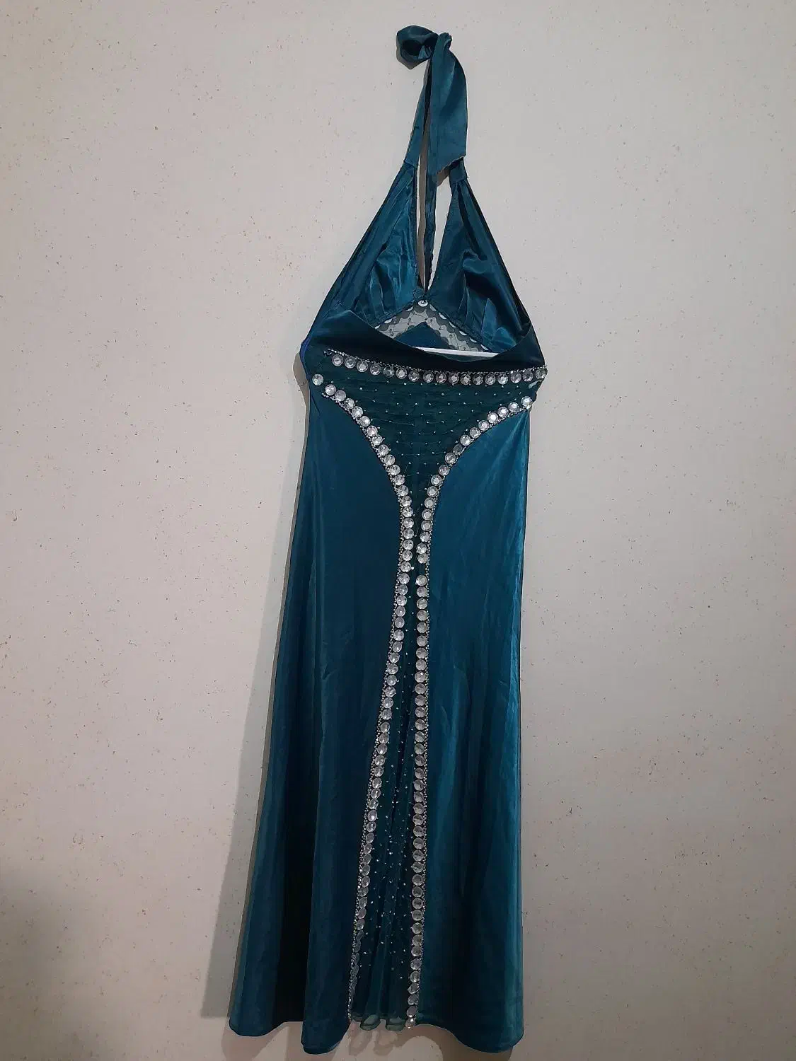 لباس مجلسی|لباس|صدرا-فارس, فاز ۱|دیوار