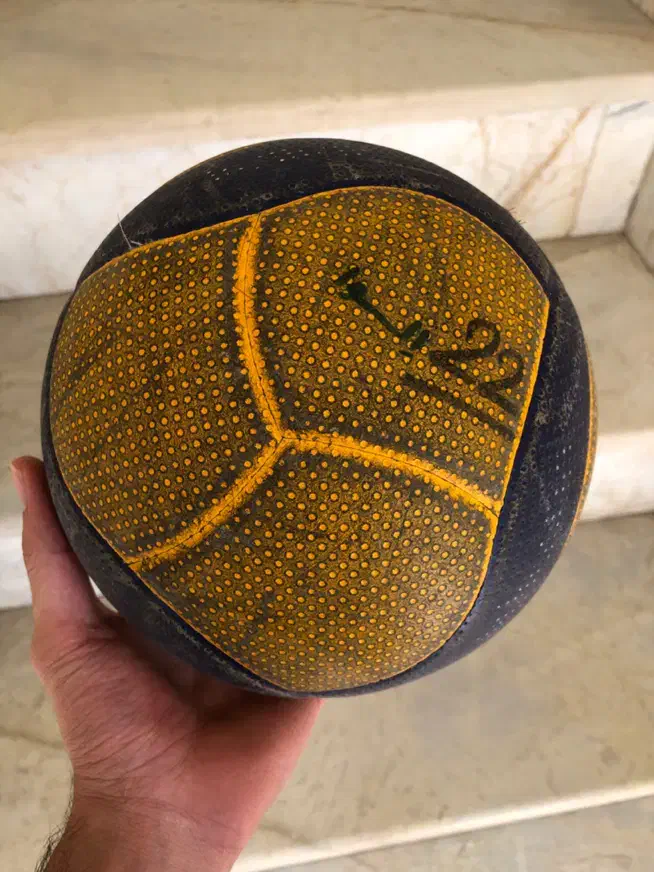 توپ والیبال V200 اورجینال مسابقاتی|ورزشهای توپی|زنجان, |دیوار