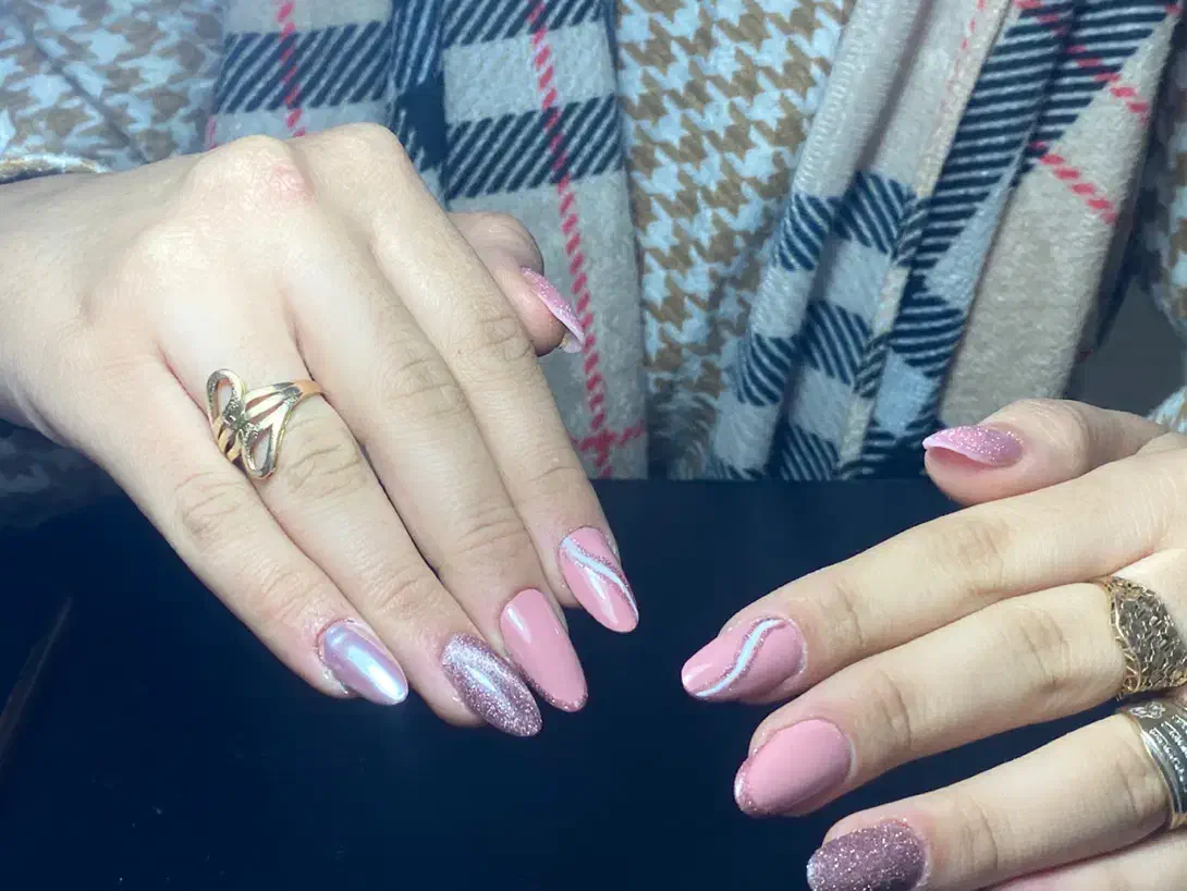 مدل کاشت ناخن|خدمات آرایشگری و زیبایی|منجیل, |دیوار