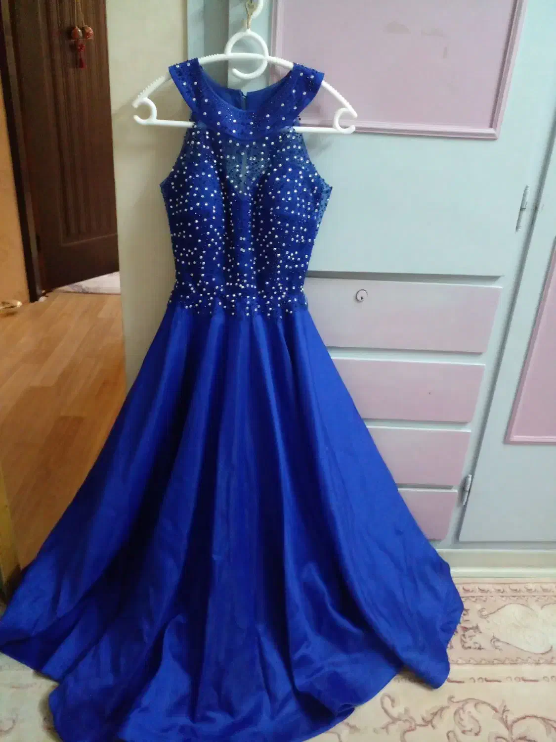 لباس مجلسی|لباس|دورود, |دیوار