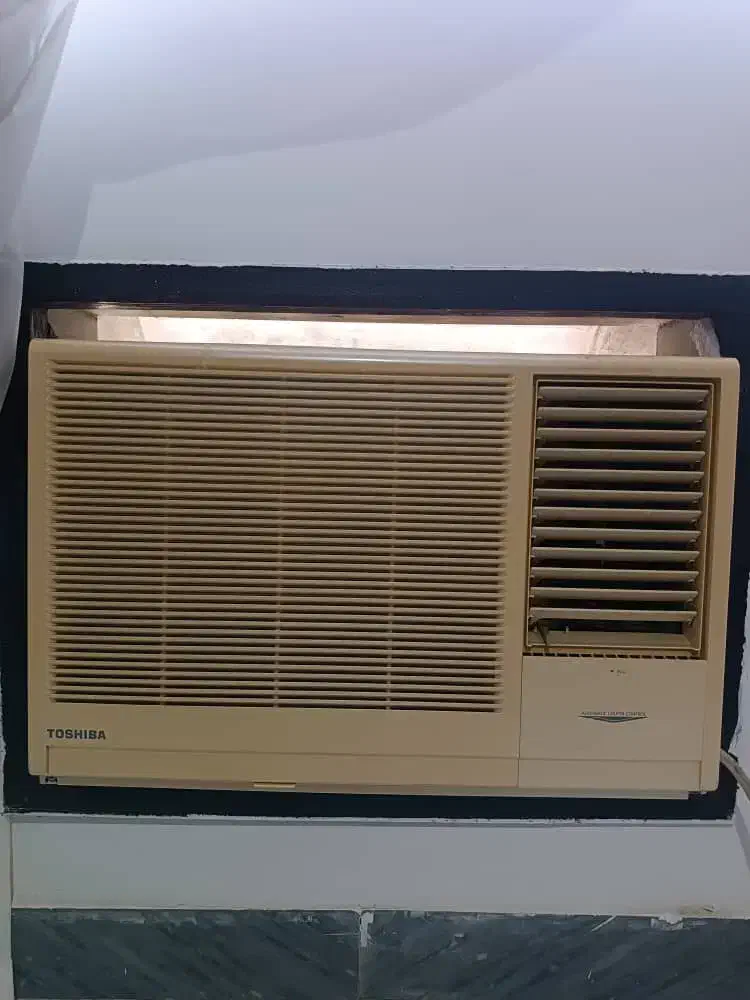 کولر پنجره ای|کولر گازی و فن‌کوئل|رشت, توشیبا|دیوار