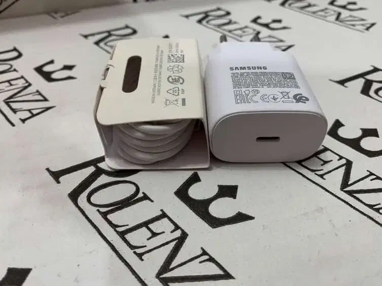 شارژر ۱۵ وات همراه کابل ۴۵۰ ارسال رایگان|لوازم جانبی موبایل و تبلت|فولادشهر, مسکن مهر فولادشهر|دیوار