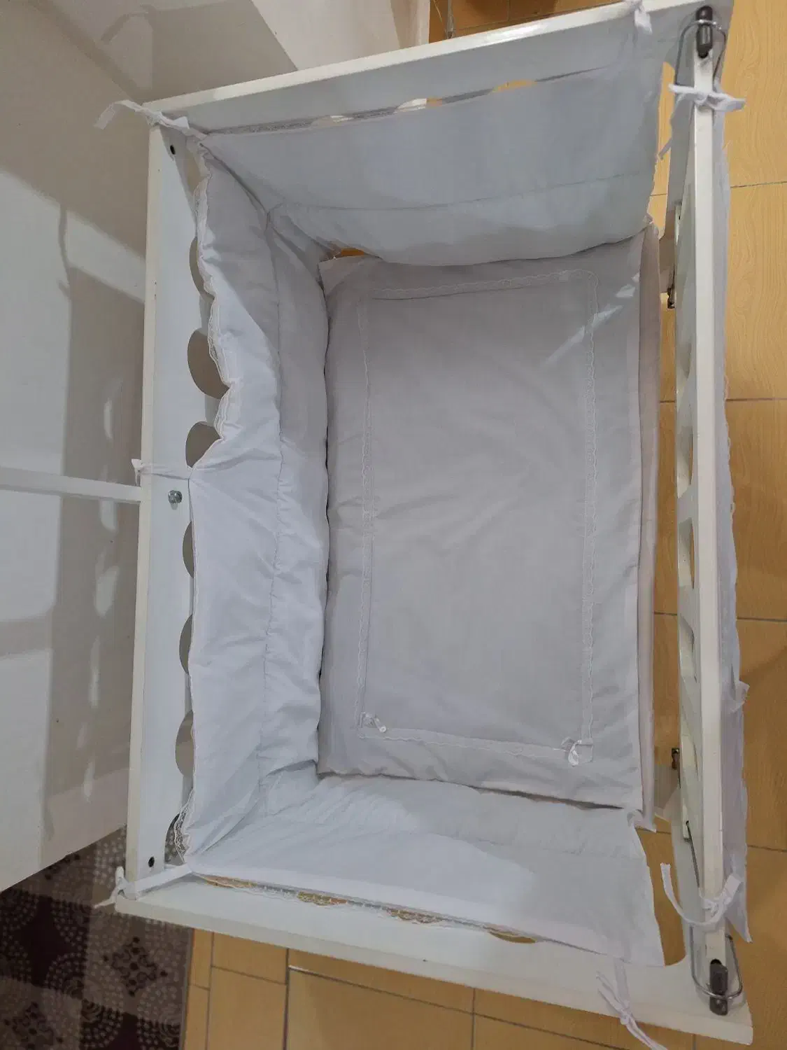 گهواره کنار مادر|تخت و صندلی بچه|اردبیل, |دیوار