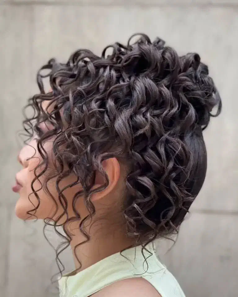 استخدام شنیون کار|خدمات آرایشگری و زیبایی|مشهد, ولیعصر (شهرک غرب)|دیوار