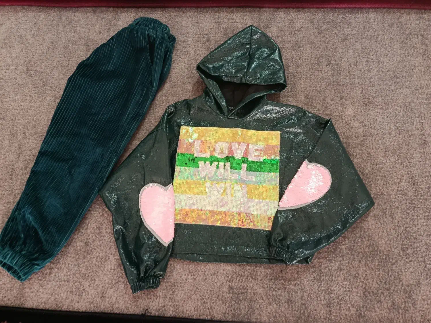 لباس دخترانه|لباس|اردبیل, |دیوار