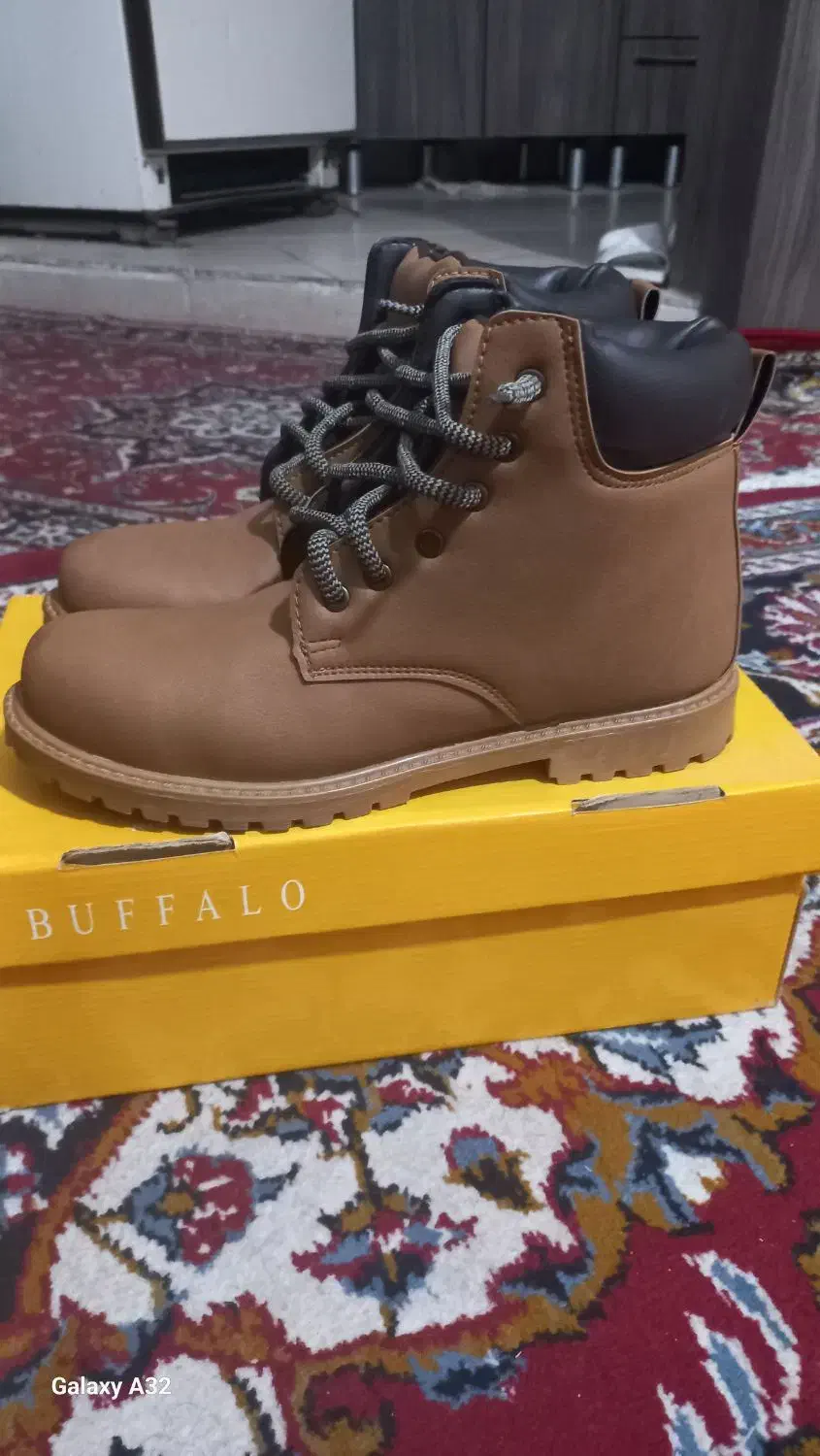 نیم پوت|کیف، کفش، کمربند|زرقان, |دیوار