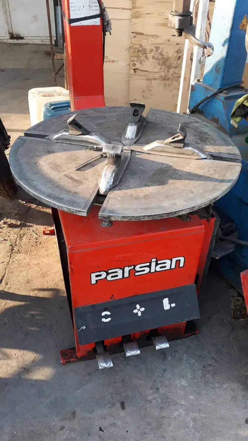 تعمیرات،لاستیک درار،بالانس، ساکشن،جک سوسماری|خدمات پیشه و مهارت|تهران, شهرک شریفی|دیوار