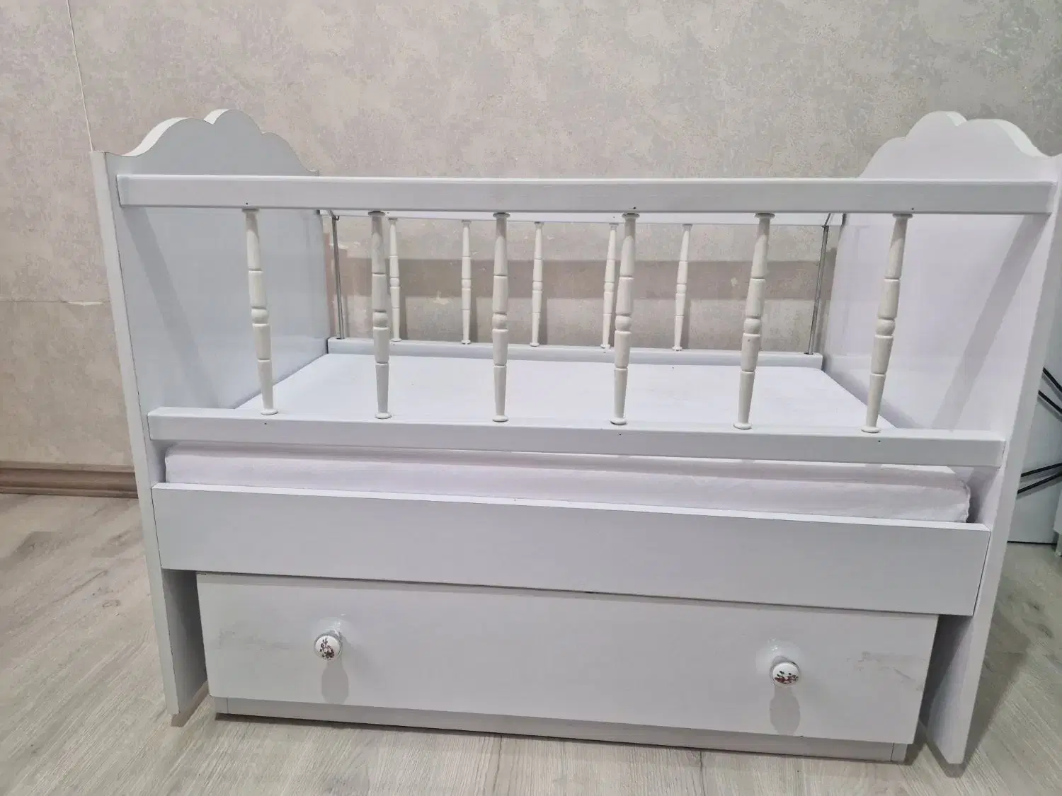 تخت کودک|تخت و صندلی بچه|اهر, |دیوار