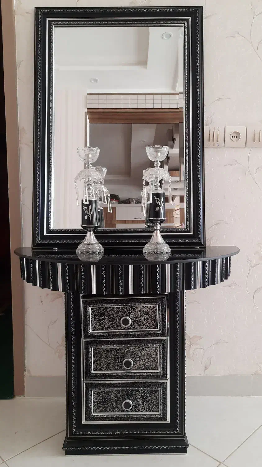 آئینه و کنسول سالم|بوفه، ویترین، کنسول|فردوس (خراسان), |دیوار