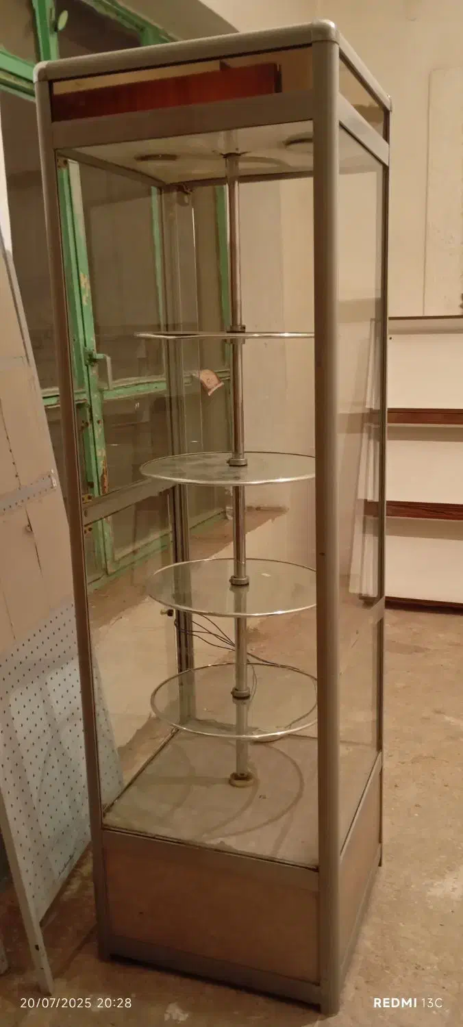 ویترین ایستاده چرخشی فروش توافقی|فروشگاه و مغازه|قروه, |دیوار