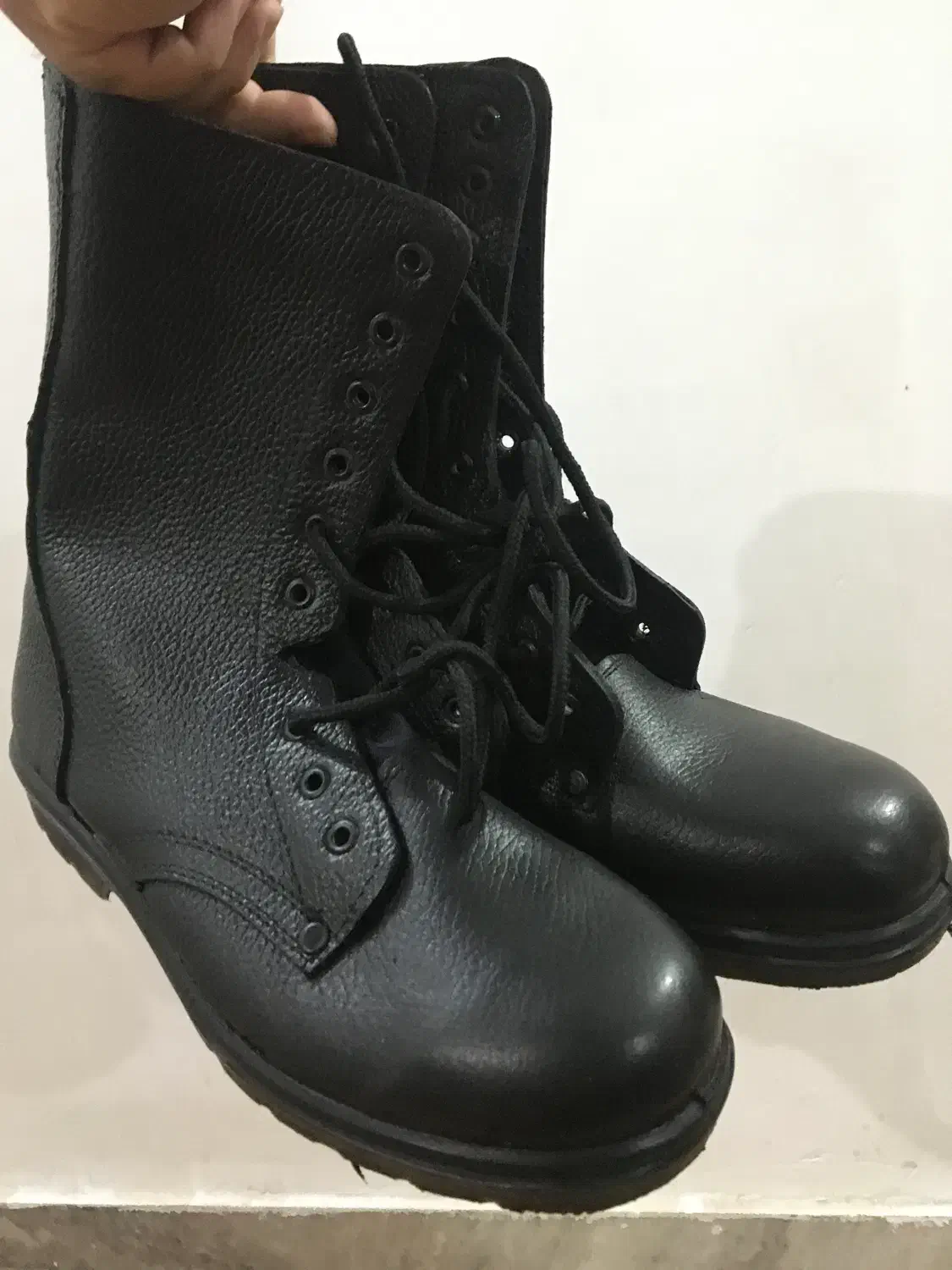 پوتین|کیف، کفش، کمربند|گرگان, |دیوار