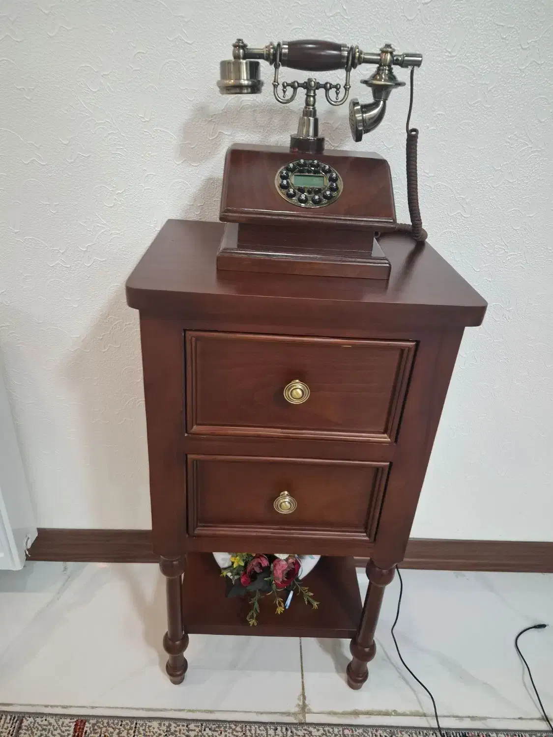 تلفن کلاسیک نو|میز تلفن|شاهینشهر, عطار|دیوار