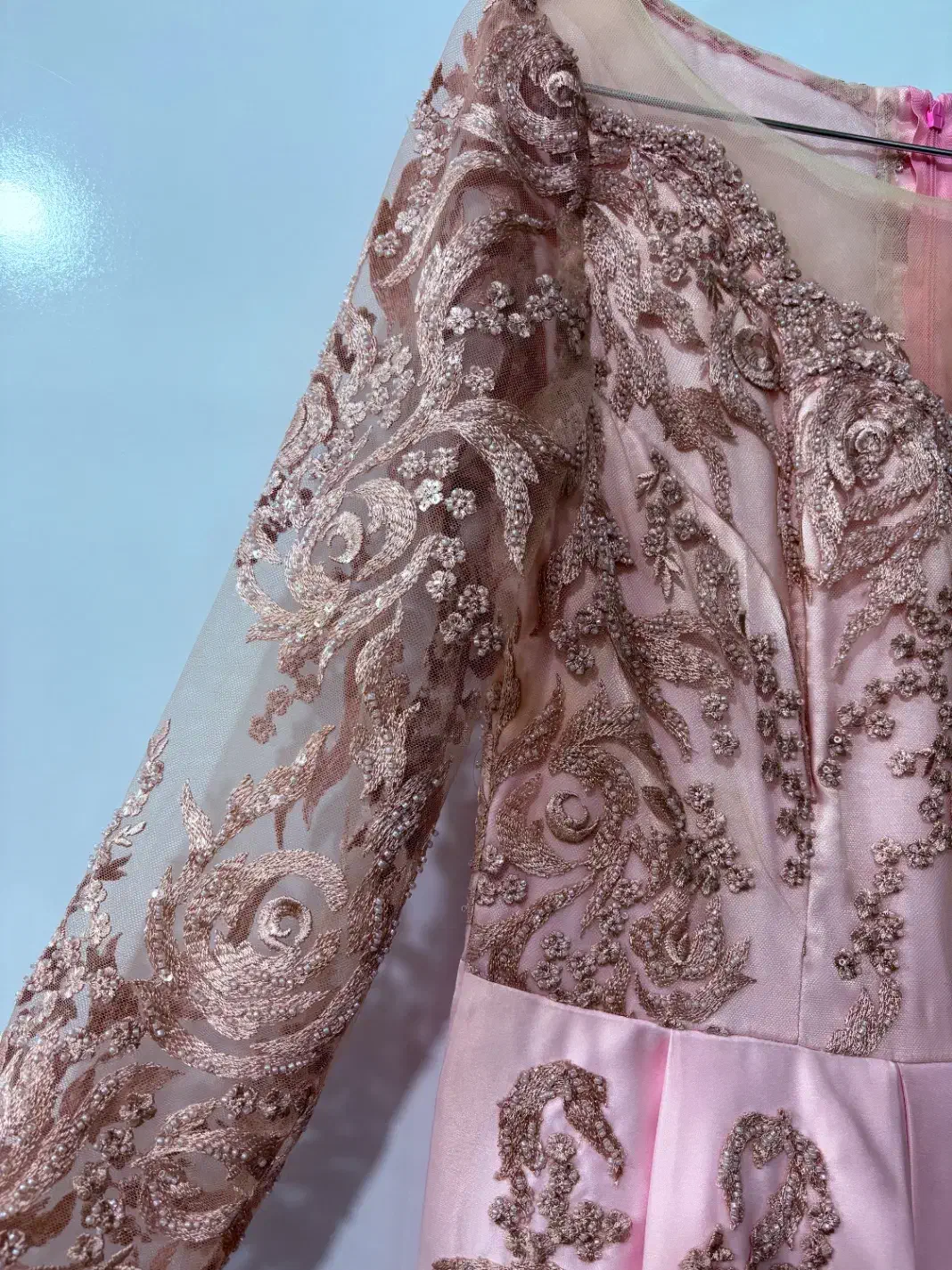 لباس مجلسی|لباس|گلبهار, شهر جدید گلبهار|دیوار