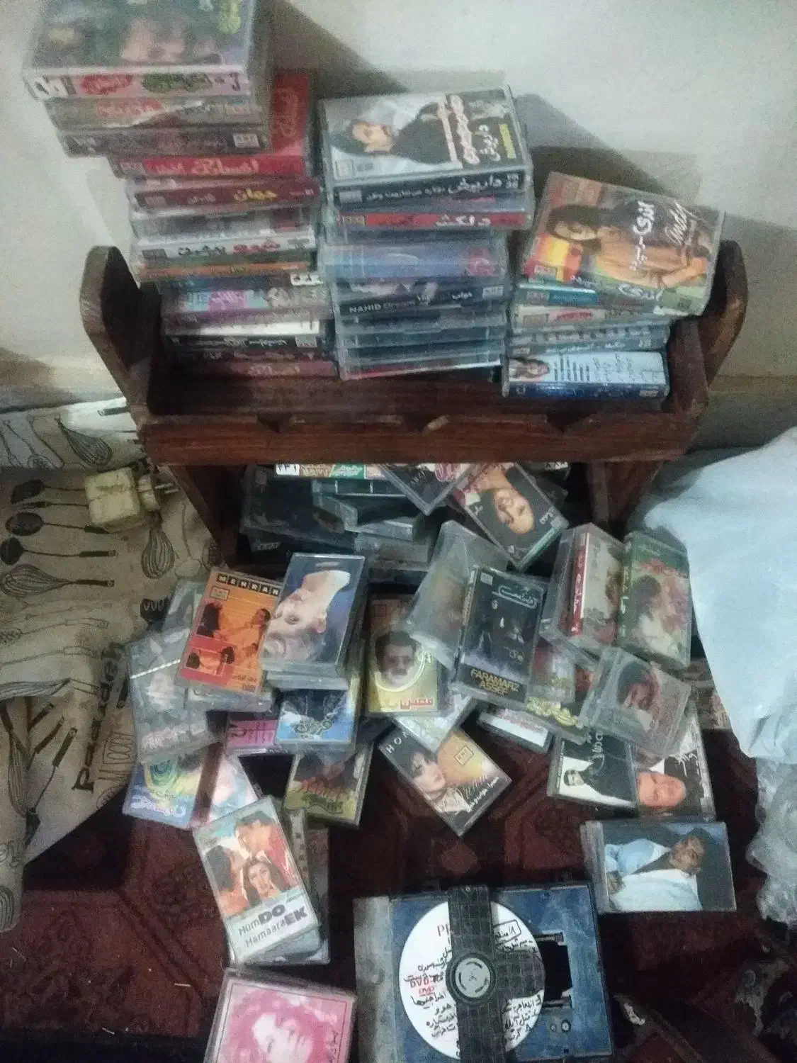 کاست|فیلم و موسیقی|زابل, |دیوار