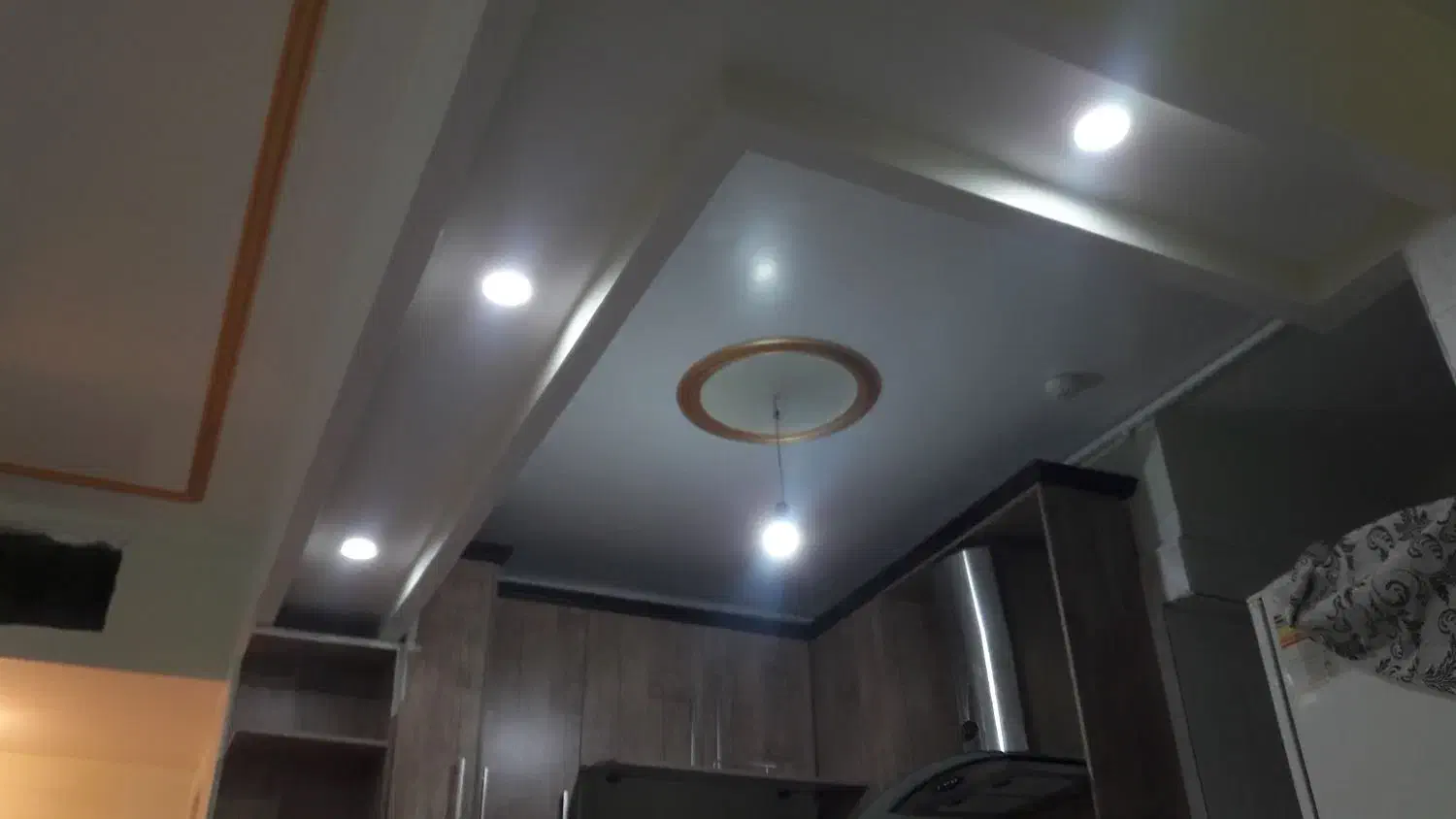 رنگ کاری، نقاشی و کاغذ دیواری|خدمات پیشه و مهارت|قم, پردیسان|دیوار