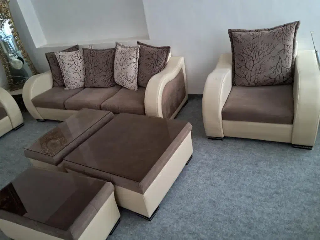 مبل راحتی سالم و مرتب|مبلمان خانگی و میز عسلی|سقز, |دیوار