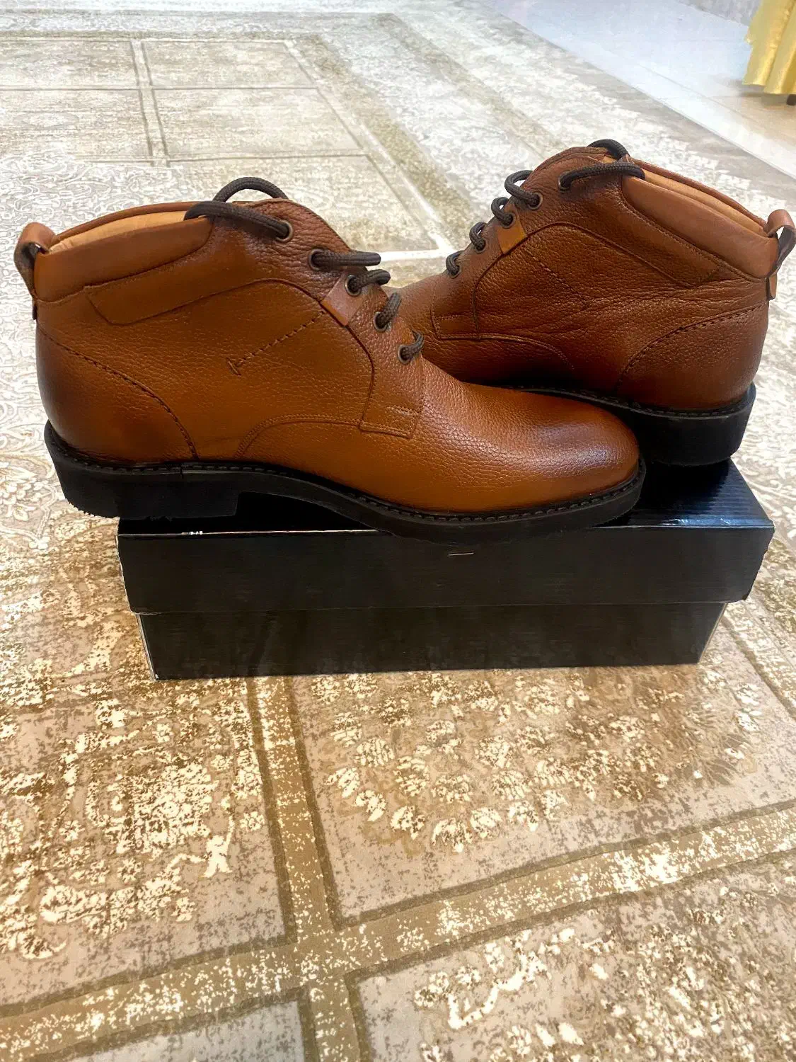 کفش|کیف، کفش، کمربند|بروجرد, |دیوار