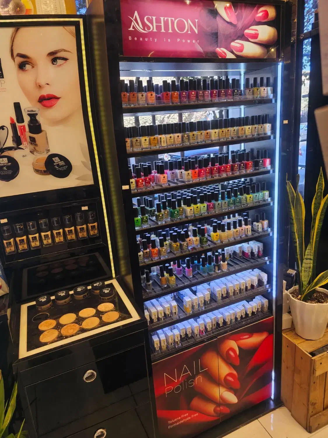 ۳ عدد استند لاک فروشی|فروشگاه و مغازه|قم, چهار امامزاده|دیوار