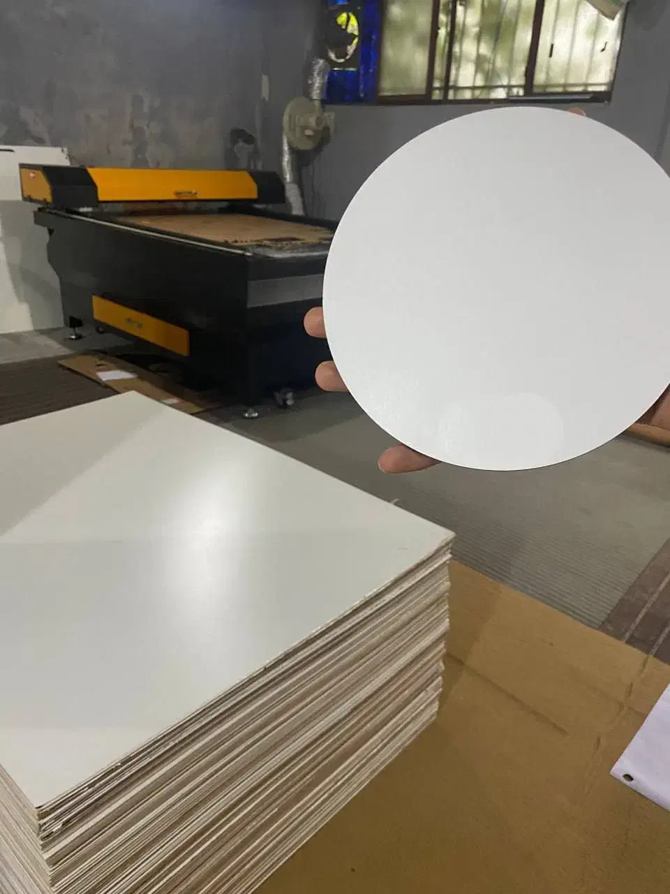 زیر کیکی MDF شیک و مناسب کیک های خونگی|ظروف سرو و پذیرایی|رامسر, |دیوار