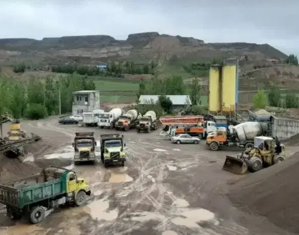 نیازمند راننده پایه یک میکسر|استخدام حمل و نقل|سیرجان, |دیوار