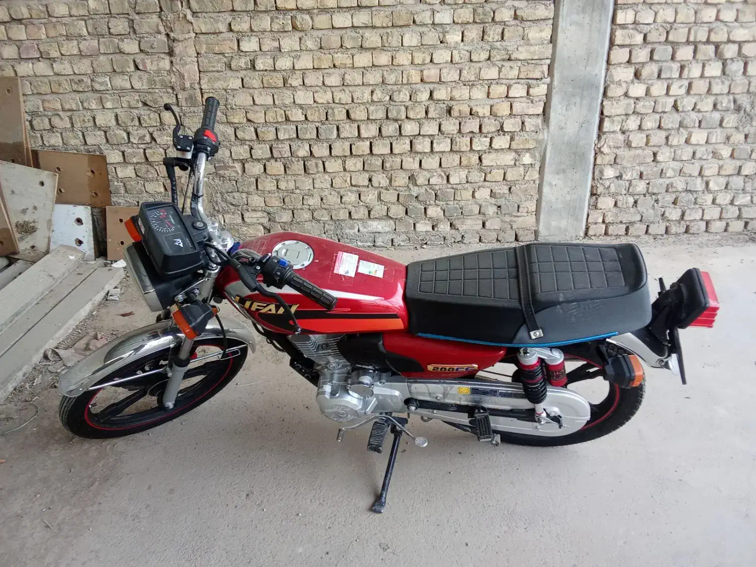 موتور سیکلت 200|موتورسیکلت|خمینی‌شهر, |دیوار