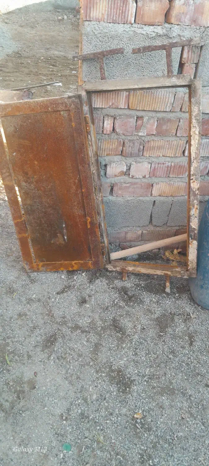 درب یک در پنجاه|ابزارآلات|بمپور, |دیوار