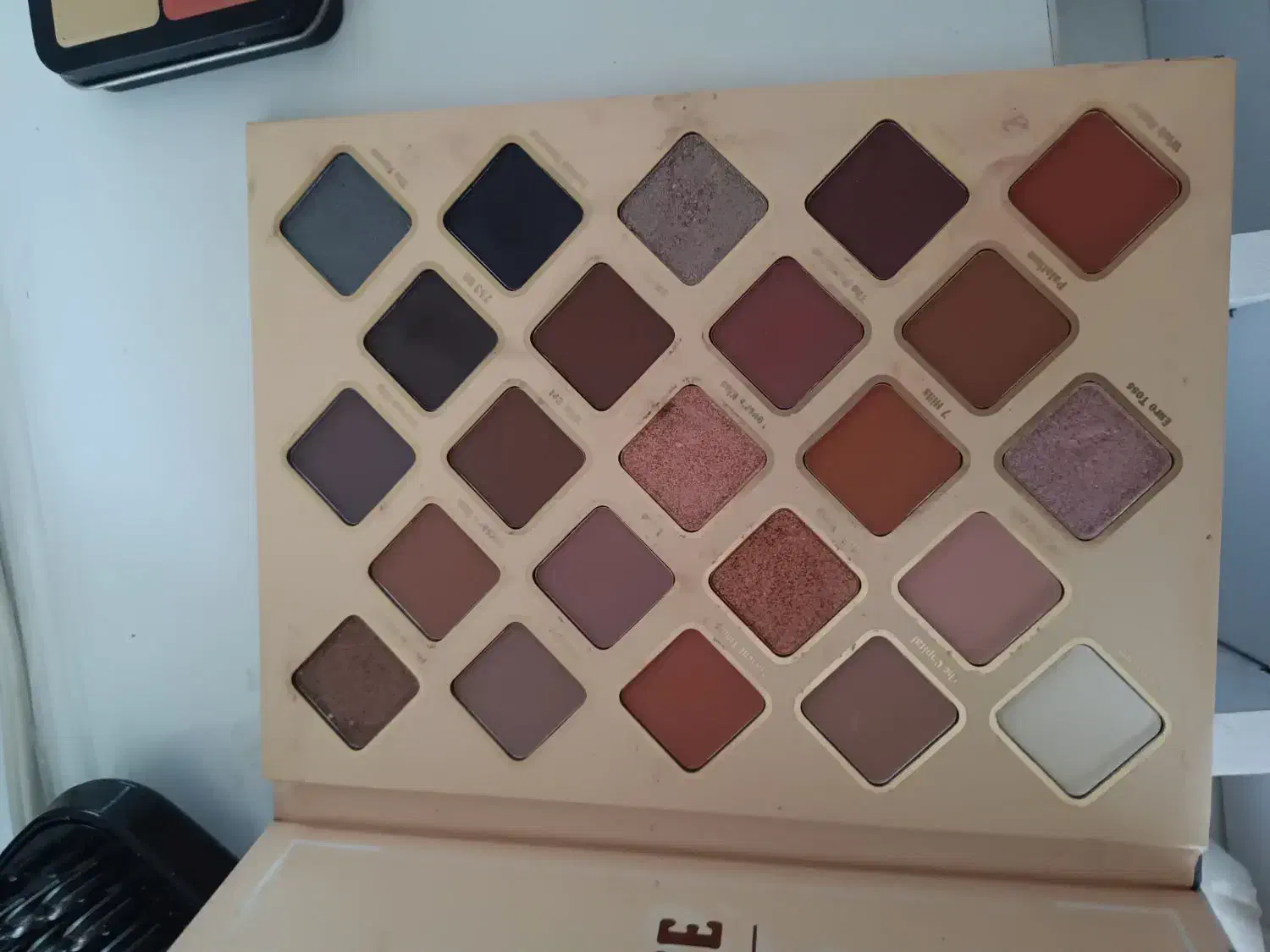 وسایل آرایشی.|آرایشی، بهداشتی، درمانی|مریوان, |دیوار