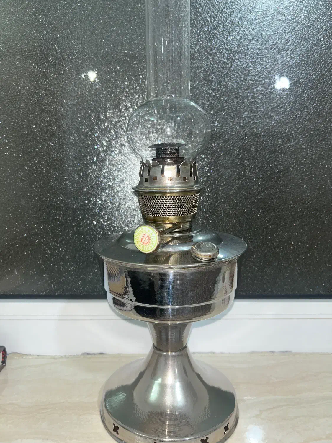 چراغ گردسوز|لامپ و چراغ|قم, انسجام|دیوار