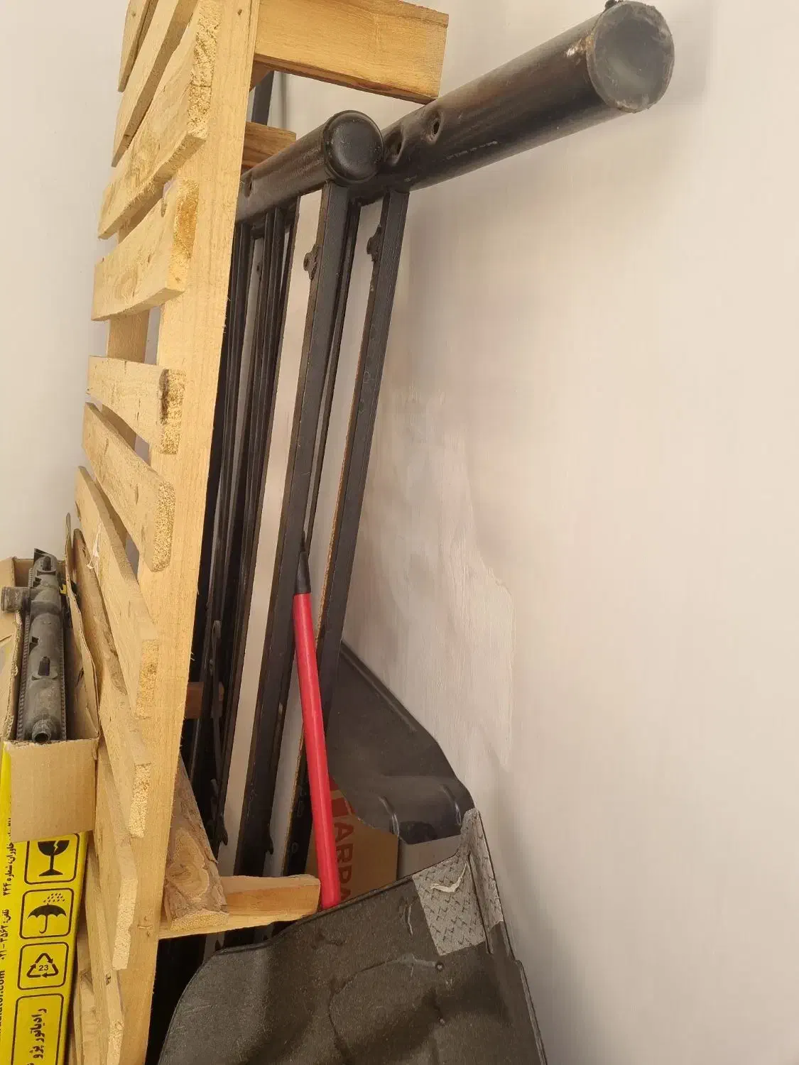 تخت دونفره فلزی|تخت و سرویس خواب|گلبهار, شهر جدید گلبهار|دیوار