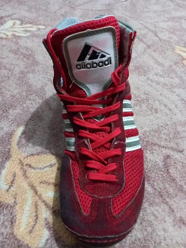 کفش کشتی آدیداس قدیمی سایز. 40|تجهیزات ورزشی|جویبار, |دیوار