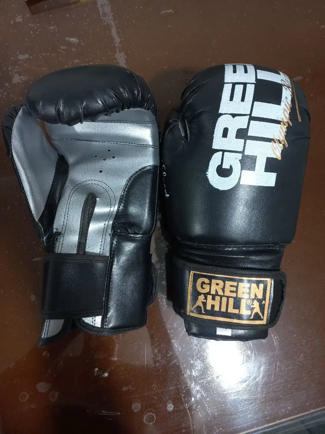 دستکش بوکس|تجهیزات ورزشی|پرند, فاز ۲|دیوار