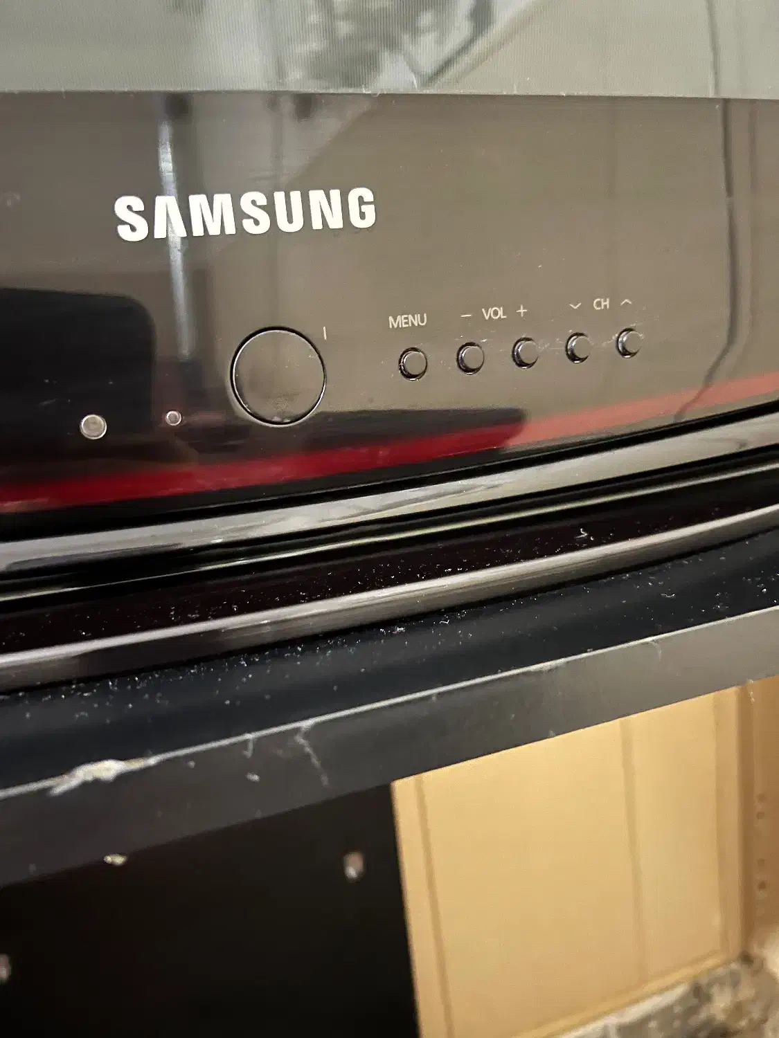 تلویزیون ۲۹اینچ با میز|تلویزیون و پروژکتور|گنبد کاووس, |دیوار