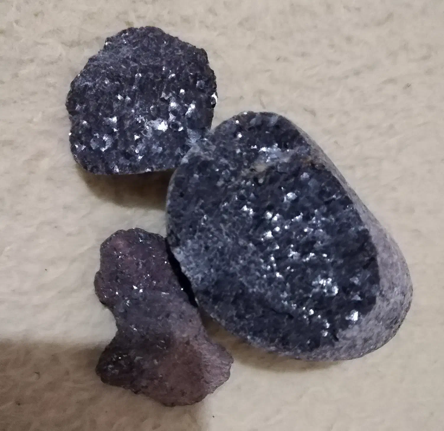 سنگ های قیمتی|کلکسیون اشیاء عتیقه|صدرا-فارس, فاز ۱|دیوار