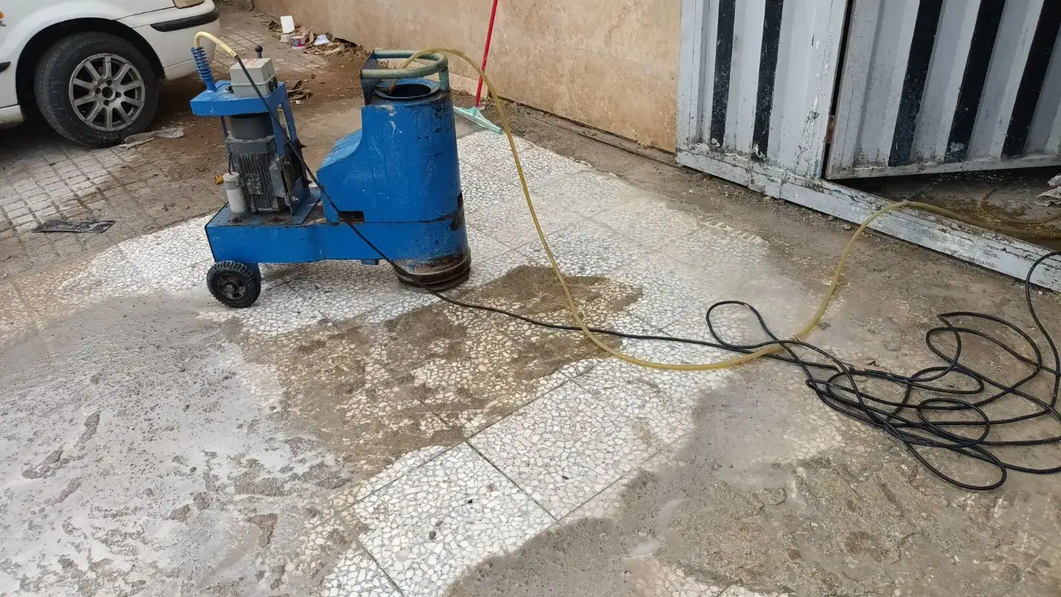 کفسابی سنگ سابی سابزن کف ساب زن سنگشور کفساب بتن|خدمات نظافت|کرج, کمال‌شهر|دیوار