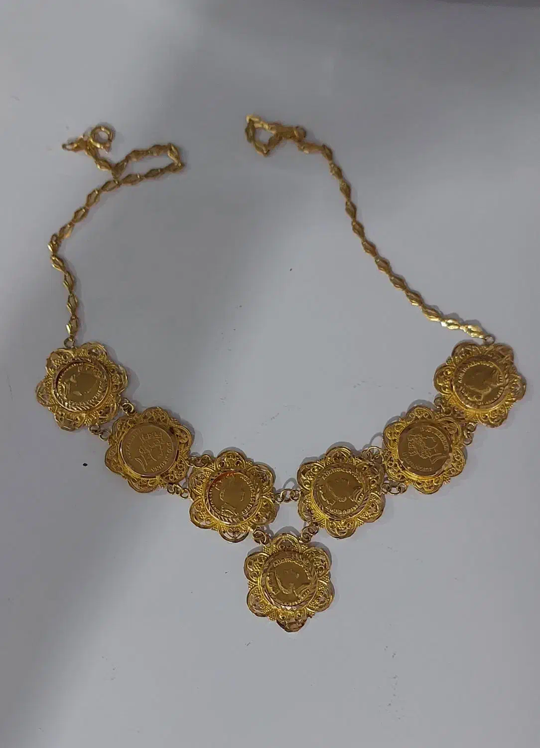 گردنی سکه ای|جواهرات|نیشابور, امام خمینی|دیوار