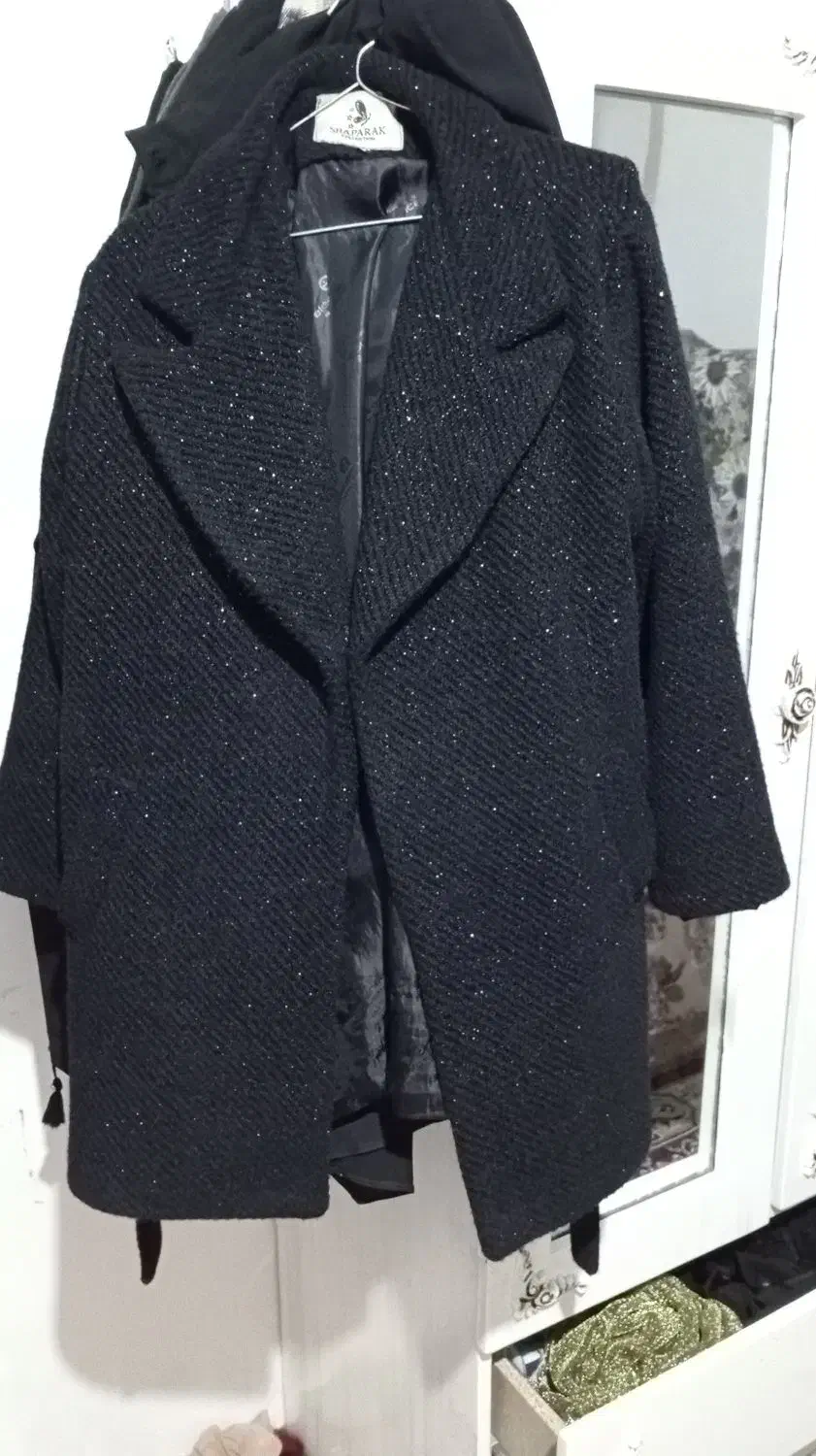 پالتو|لباس|تربتحیدریه, ترمینال|دیوار