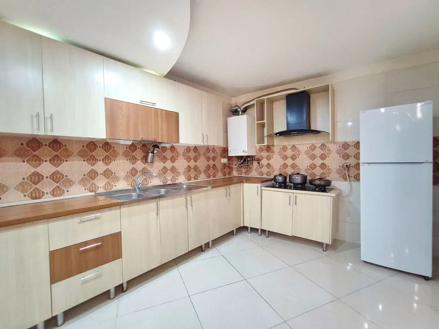 تاپ لوکیشن لوکس|اجارهٔ کوتاه‌مدت آپارتمان و سوئیت|شیراز, فرهنگ شهر|دیوار