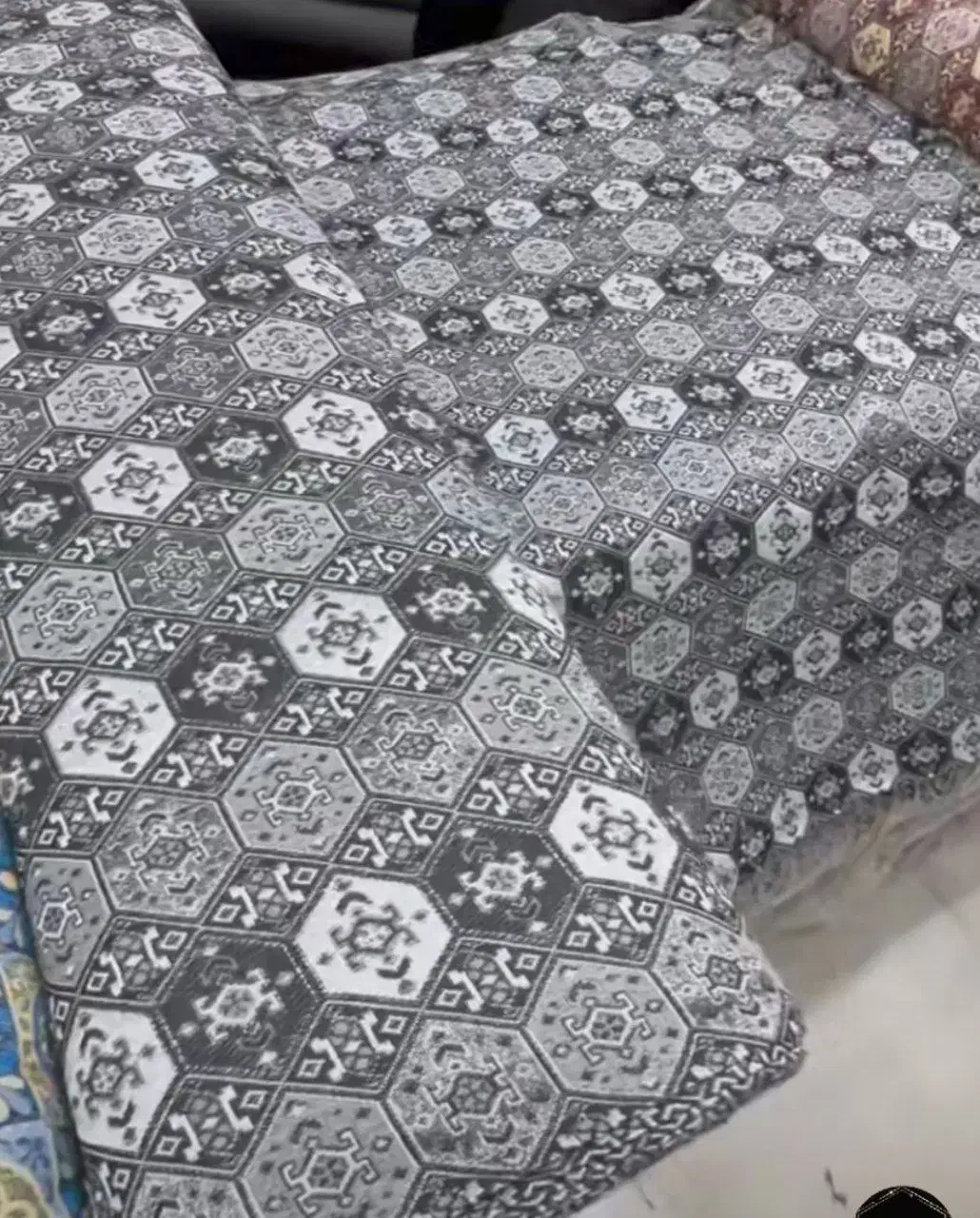 ملحفه پتو تترون زیر سفره|رختخواب، بالش، پتو|کنارک, |دیوار