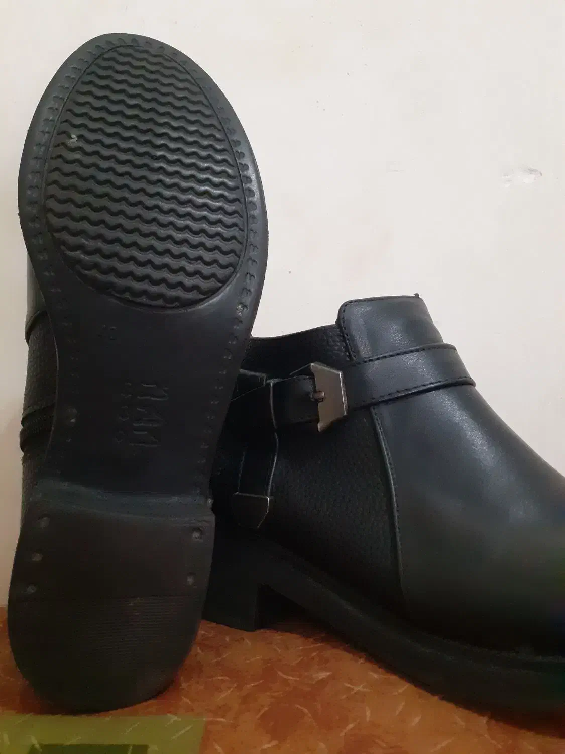 زنانه زمستانه|کیف، کفش، کمربند|رشت, خرسندی|دیوار