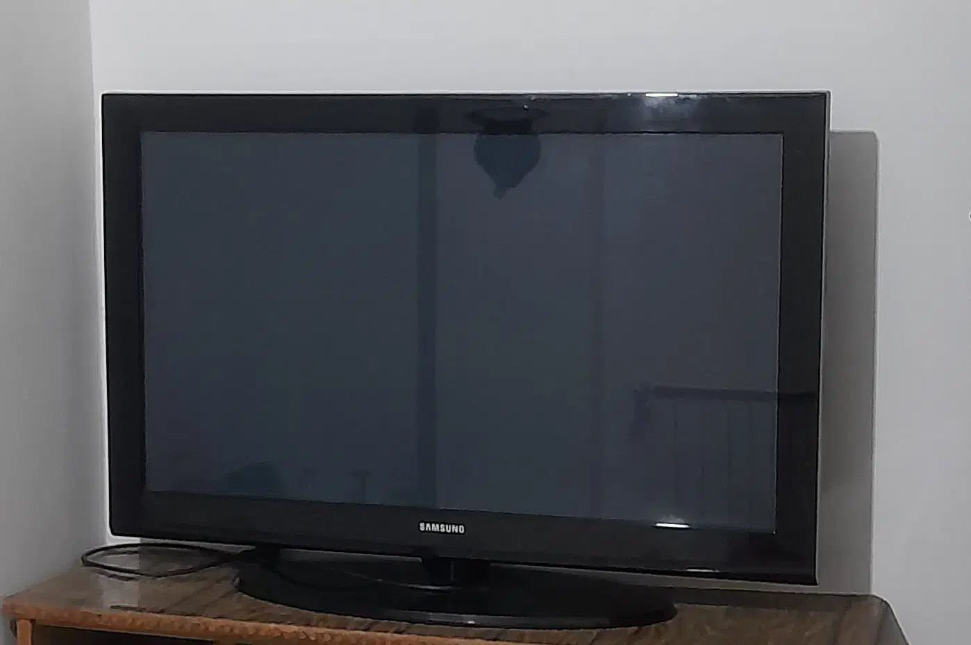 تلوزیون ۴۲ اینج کاملن سلام|تلویزیون و پروژکتور|گرمدره, |دیوار