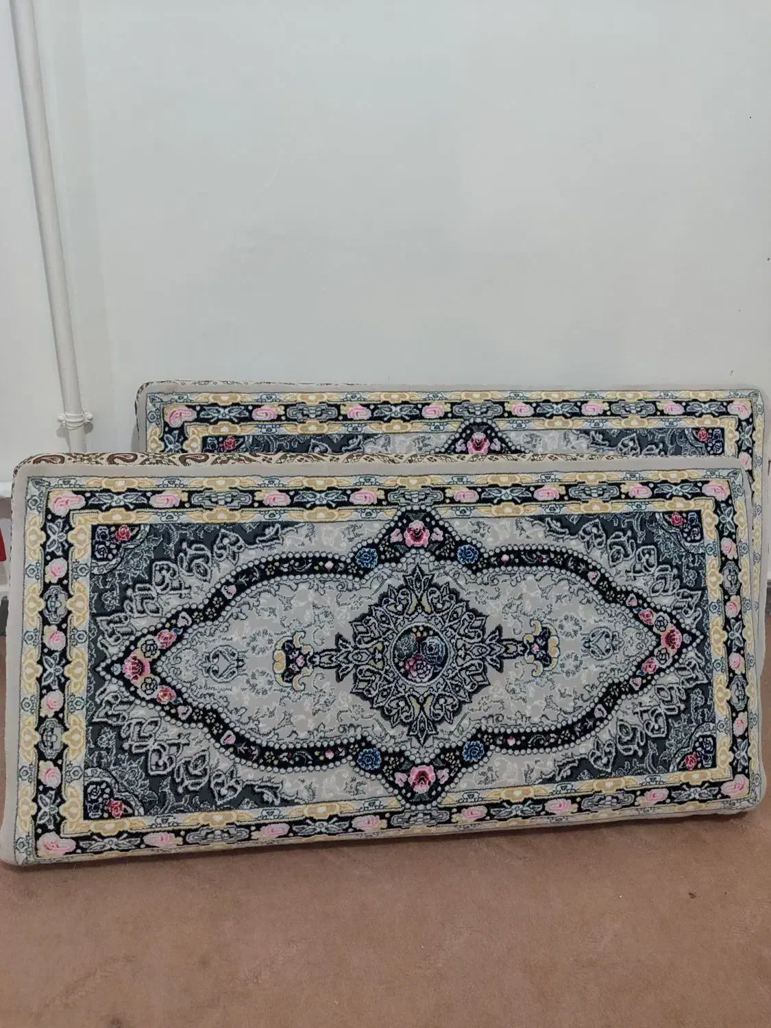 یک جفت پشتی|پشتی|همدان, |دیوار