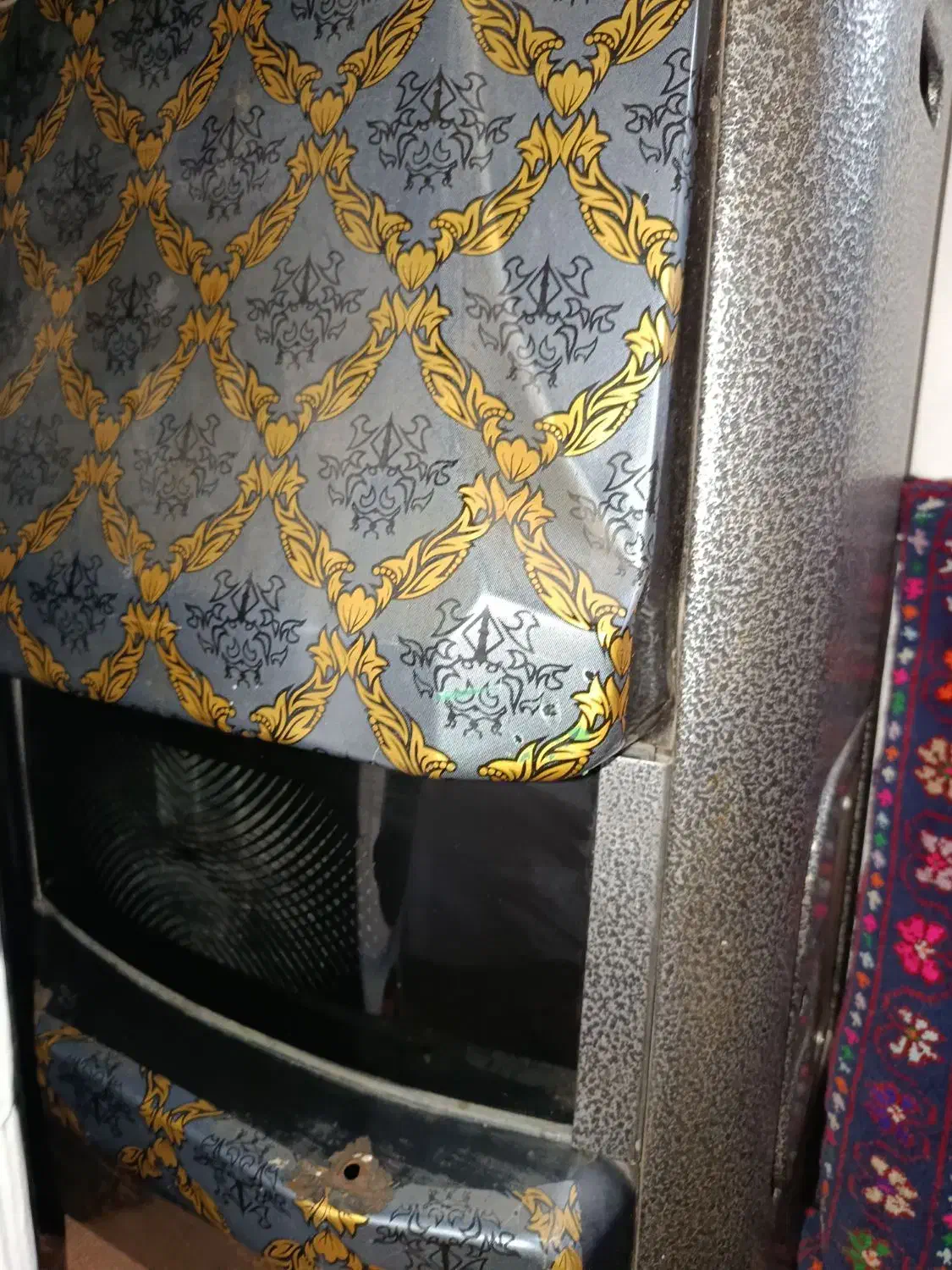 دو عدد بخاری یکی بزرگ و دومی متوسط|بخاری، هیتر، شومینه|بندر ترکمن, |دیوار